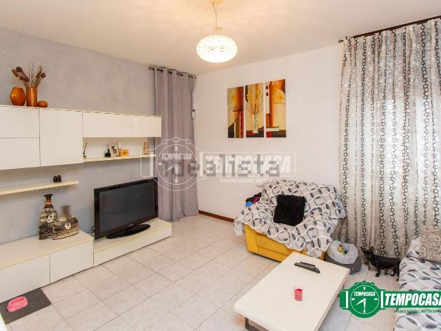 Casa in vendita a Vanzaghello, Lombardia