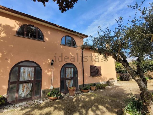 Casa in vendita a Capranica, Lazio