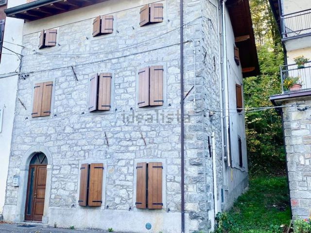 Casa in vendita a Unione dei comuni del Distretto Ceramico, Frassinoro