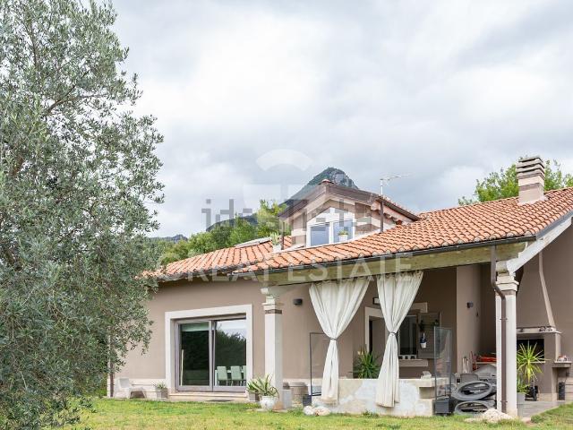 Casa in vendita a Campitello, Terni