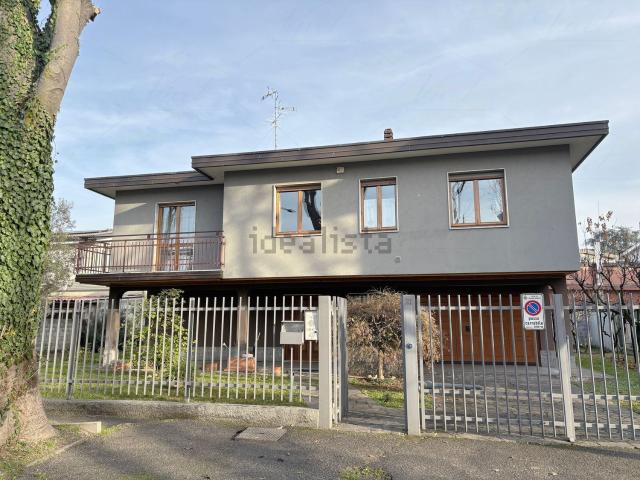 Casa in vendita a Cologno Monzese, Lombardia