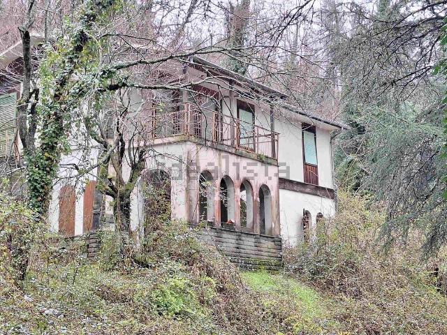 Casa in vendita a Rovegno, Liguria