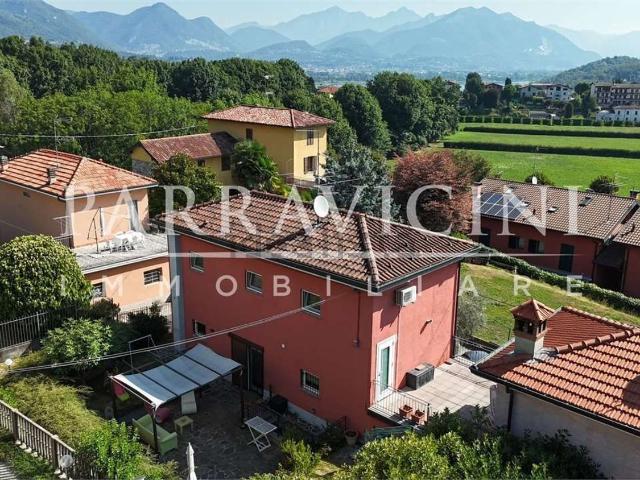 Casa in vendita a Anzano del Parco, Como