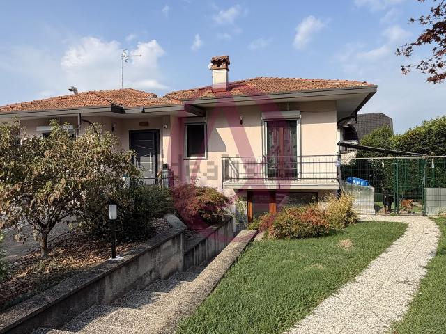Casa in vendita a Cascine Maggio, Castronno