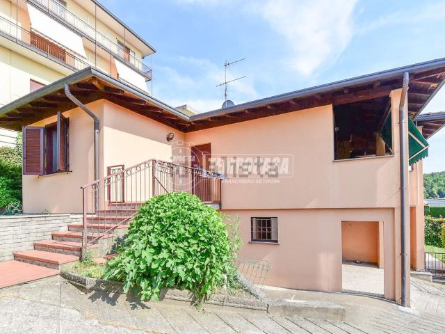 Casa in vendita a Lipomo, Lombardia