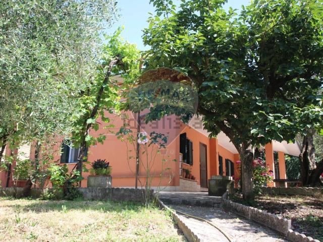 Casa in vendita a Grottaglie, Fara Sabina