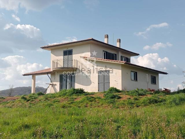 Casa in vendita a Sutri, Lazio