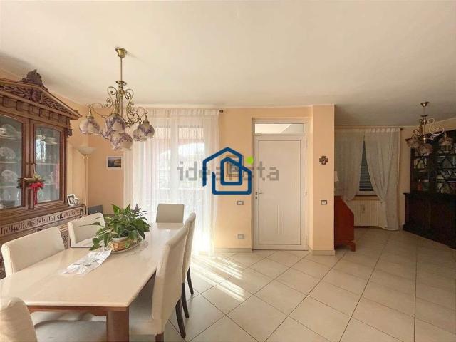 Casa in vendita a Arluno, Lombardia