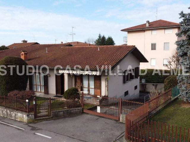 Casa in vendita a Azzonica, Sorisole
