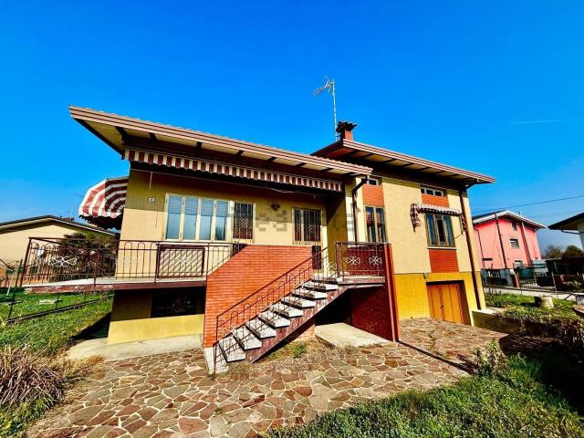 Casa in vendita a Fiume Veneto, Friuli-Venezia Giulia
