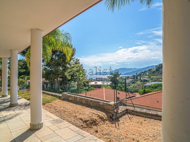 Casa in vendita a Bordighera, Liguria