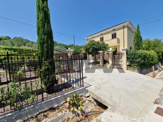 Casa in vendita a Tollo, Abruzzo