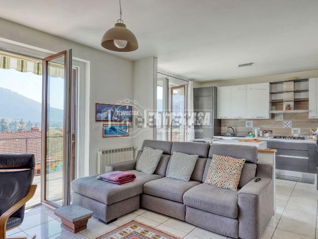 Casa in vendita a Rossaga, Bisuschio