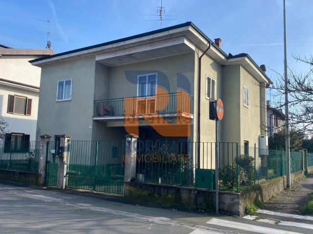 Casa in vendita a Cava Manara, Lombardia