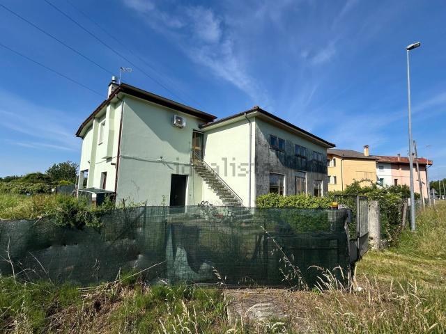 Casa in vendita a Zoppola, Friuli-Venezia Giulia