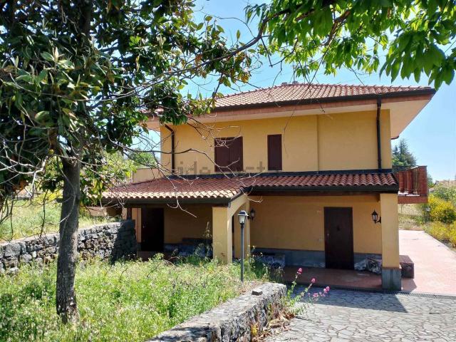 Casa in vendita a Tarderia, Pedara