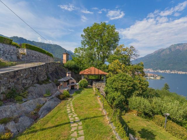 Casa in vendita a Brolo, Piemonte