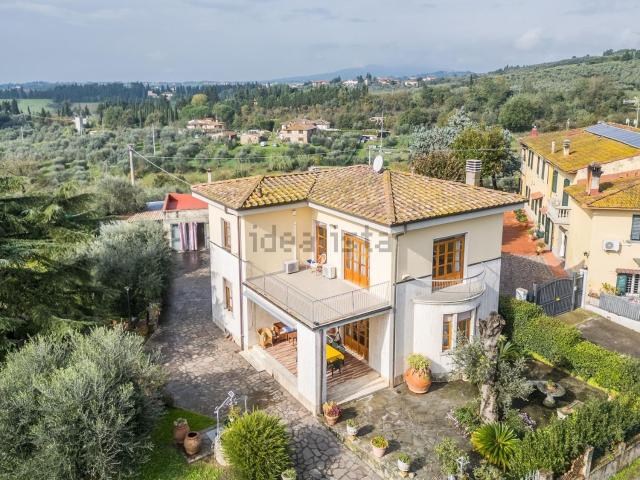 Casa in vendita a Lastra A Signa, Toscana