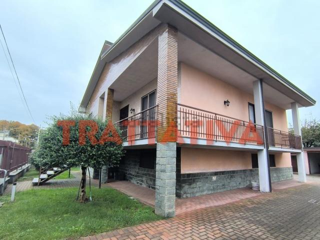 Casa in vendita a Asmonte, Ossona