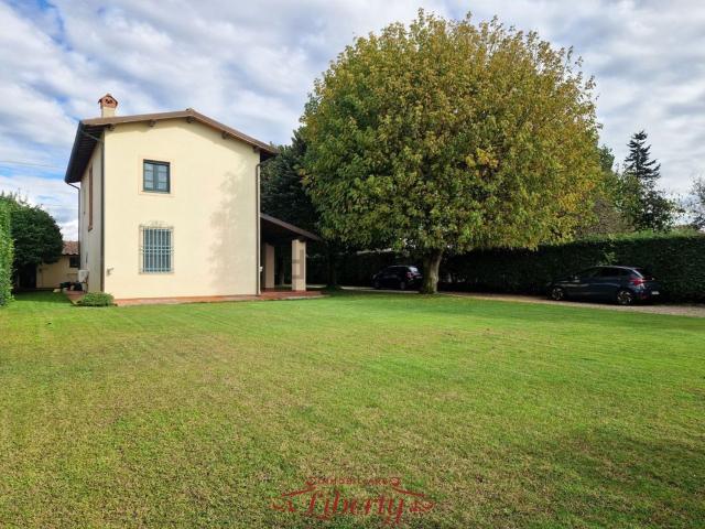 Casa in vendita a Torre del Lago Puccini, Viareggio