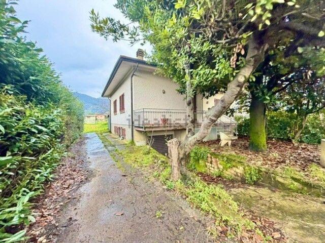 Casa in vendita a Seravezza, Toscana