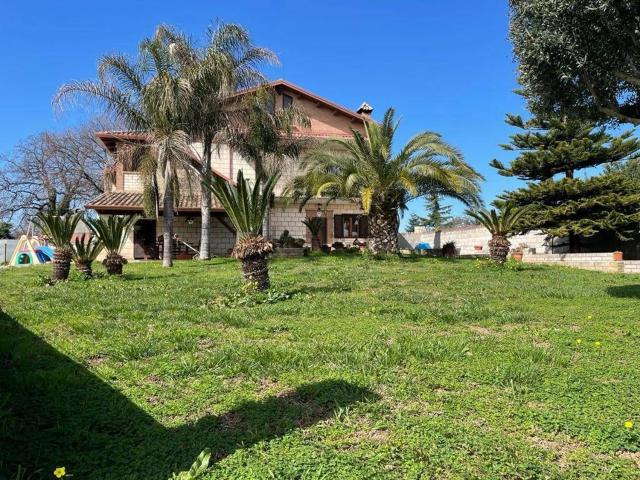 Casa in vendita a Carinola, Campania