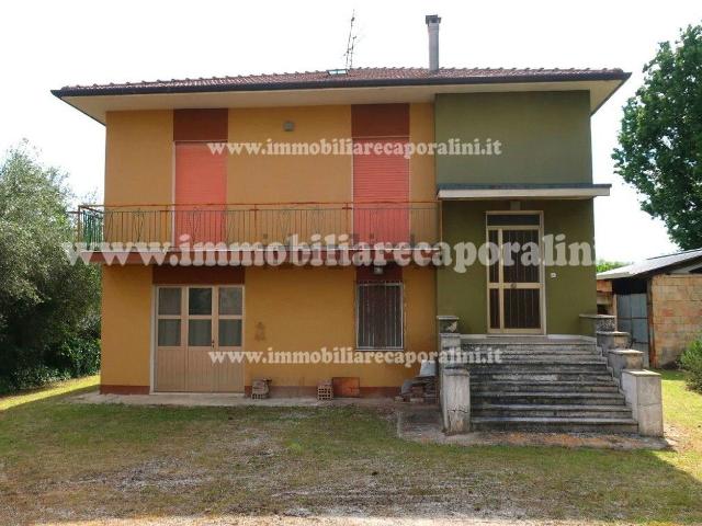 Casa in vendita a Marche, Macerata