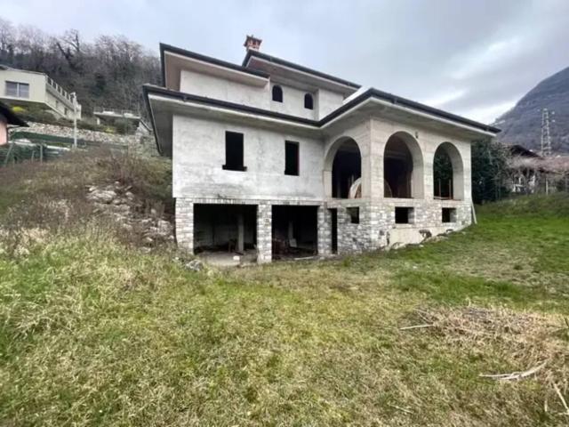Casa in vendita a Gravedona ed Uniti, Gravedona