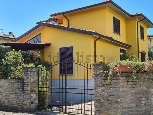 Casa in vendita a Collecchio, Uzzano E Castello