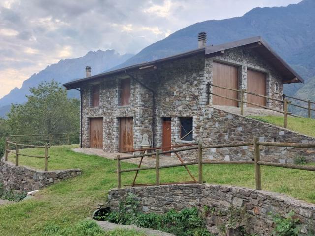 Casa in vendita a Comunità montana della valle Camonica, Cedegolo
