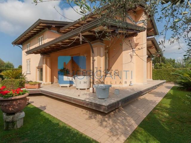 Casa in vendita a Tonfano, Toscana