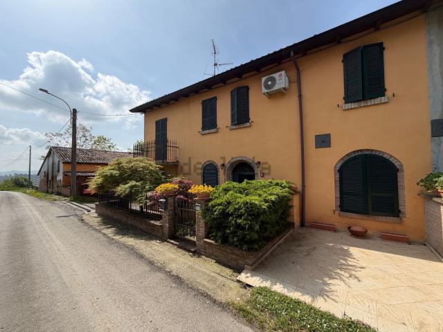 Casa in vendita a Vernasca, Reggio Emilia