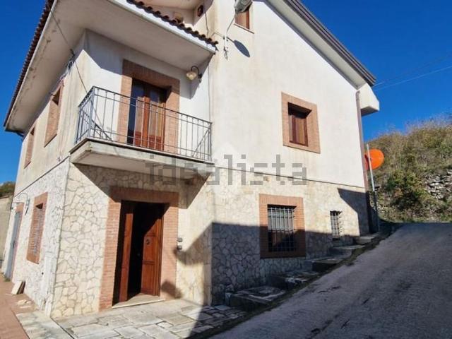 Casa in vendita a Montesarchio, Campania