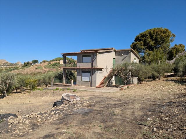 Casa in vendita a Agrigento, Sicilia
