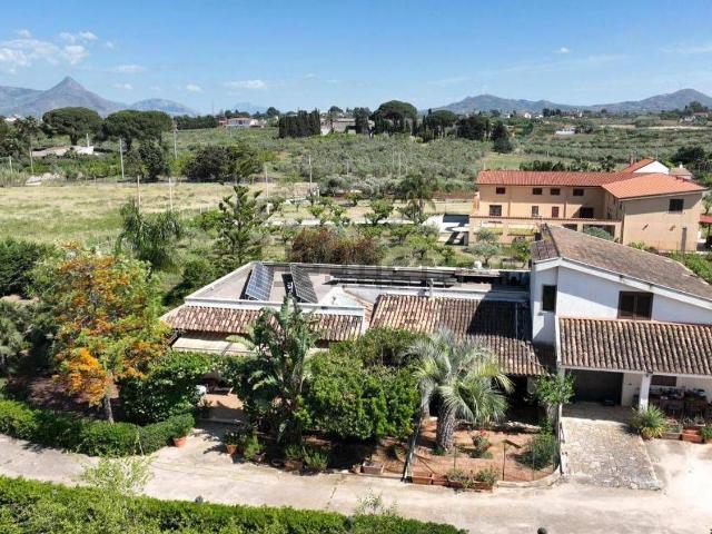 Casa in vendita a Partinico, Sicilia