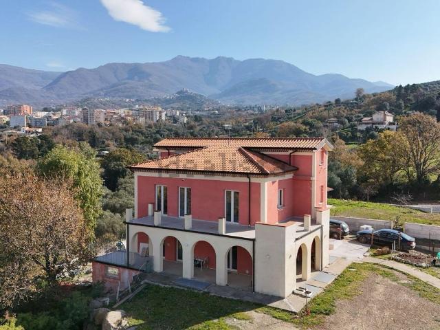 Casa in vendita a Vallo Della Lucania, Campania