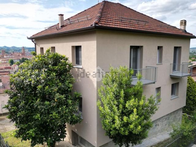 Casa in vendita a Alba, Cuneo