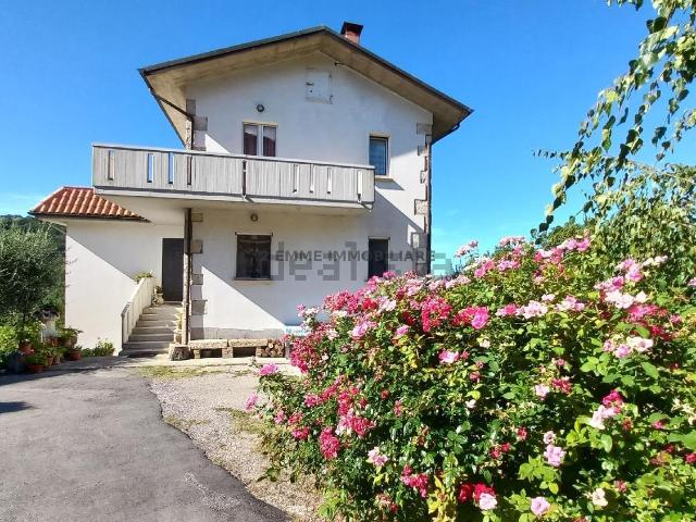 Casa in vendita a Valle Castellana, Abruzzo