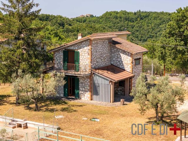 Casa in vendita a Rocca Sinibalda, Lazio