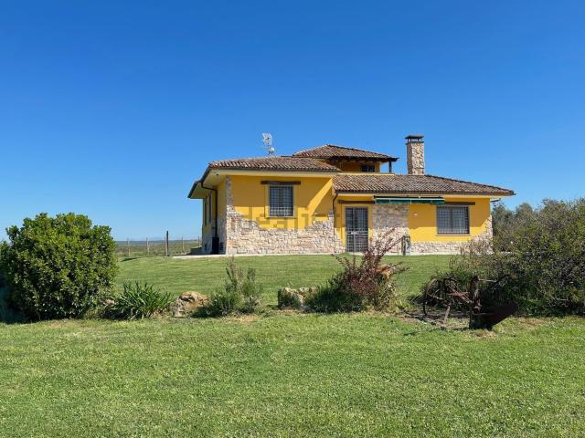 Casa in vendita a Canino, Lazio