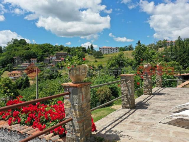 Casa in vendita a Unione Comuni Garfagnana, Castiglione Di Garfagnana