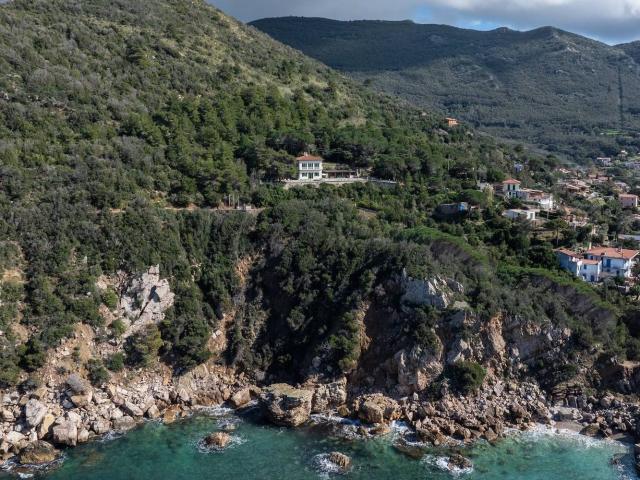Casa in vendita a Rio, Toscana