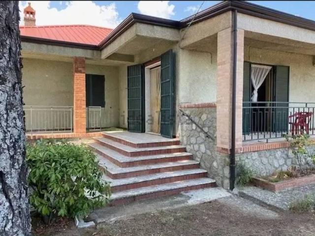 Casa in vendita a Calabria, Crotone