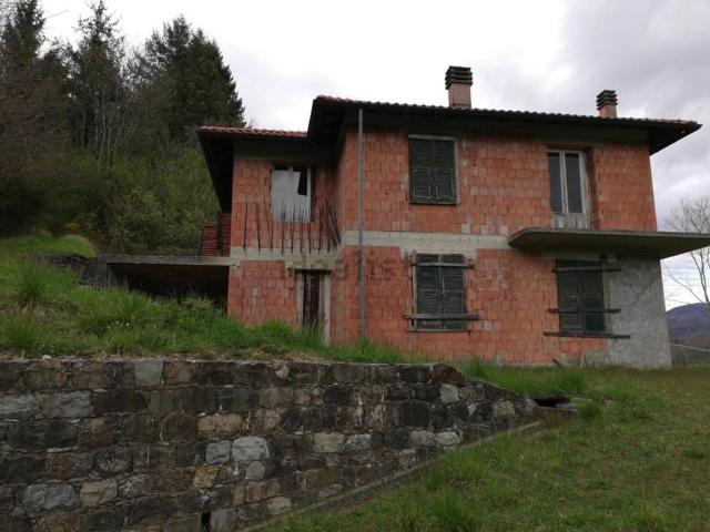 Casa in vendita a Varese Ligure, Liguria