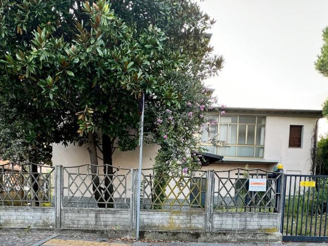 Casa in vendita a Vedano Al Lambro