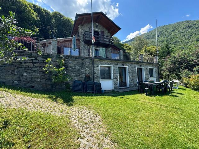 Casa in vendita a Pianello Del Lario, Lombardia