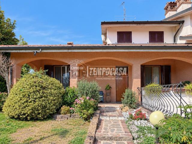 Casa in vendita a Merlino, Lombardia
