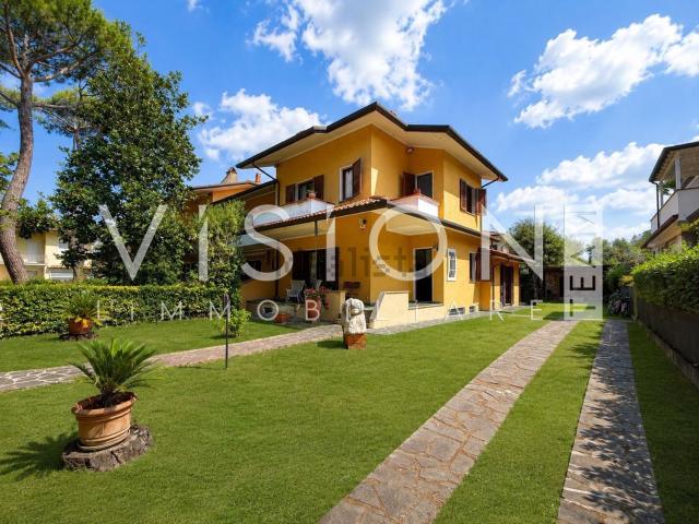 Casa in vendita a Tonfano, Toscana