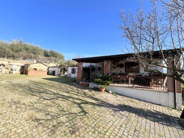 Casa in vendita a Ulica, Roma Capitale