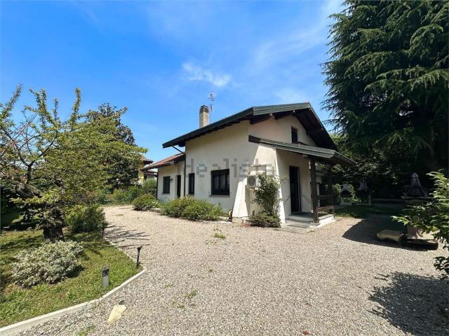 Casa in vendita a Campaccino, Angera